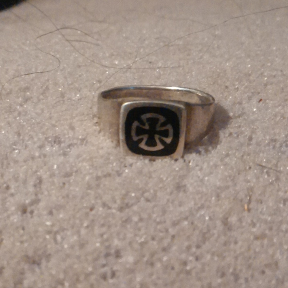 Men's Sterling silver cross Ring size 10